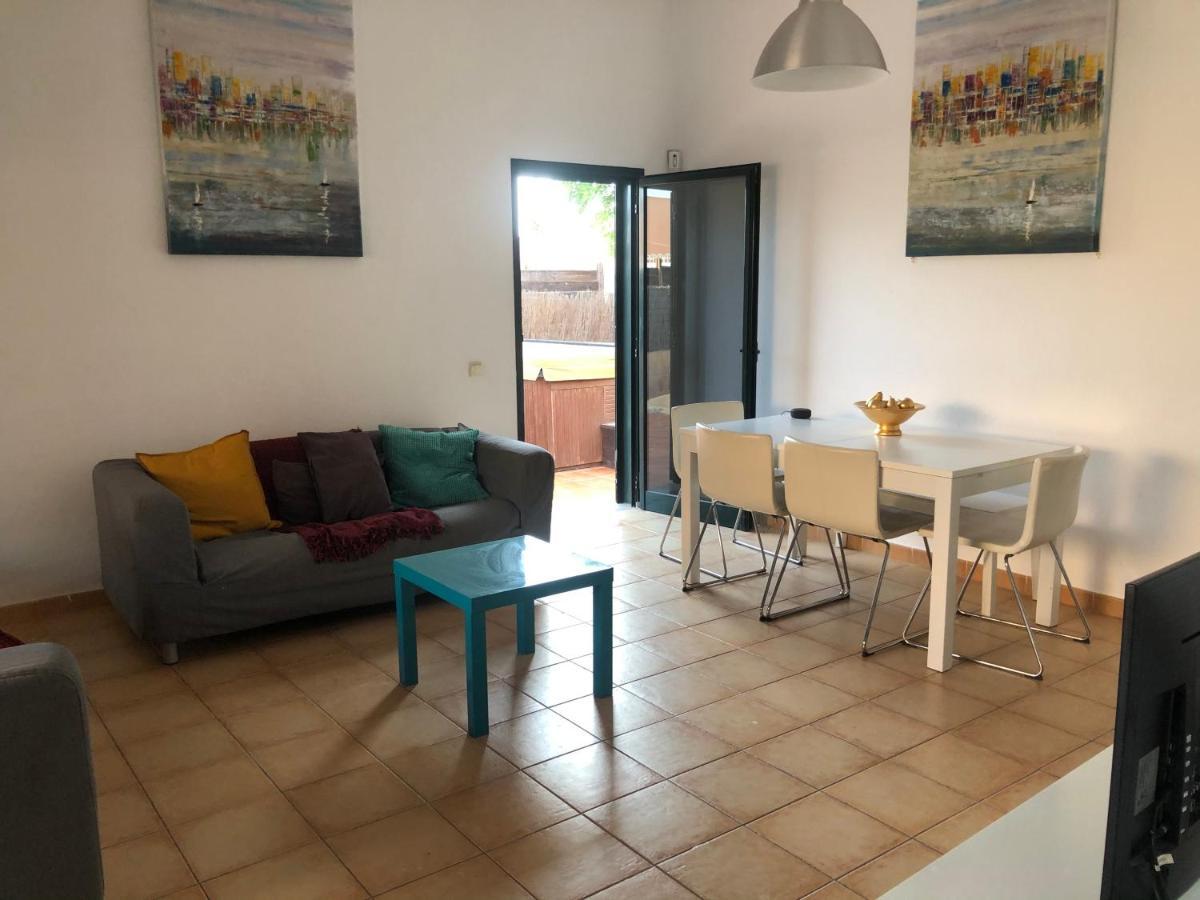 Lovely 2-Bed Villa In Corralejo Fuerteventura エクステリア 写真