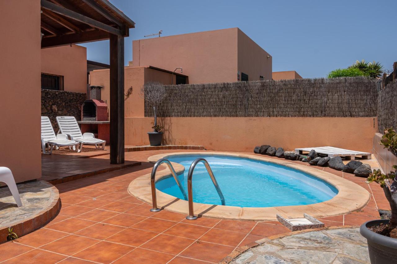 Lovely 2-Bed Villa In Corralejo Fuerteventura エクステリア 写真