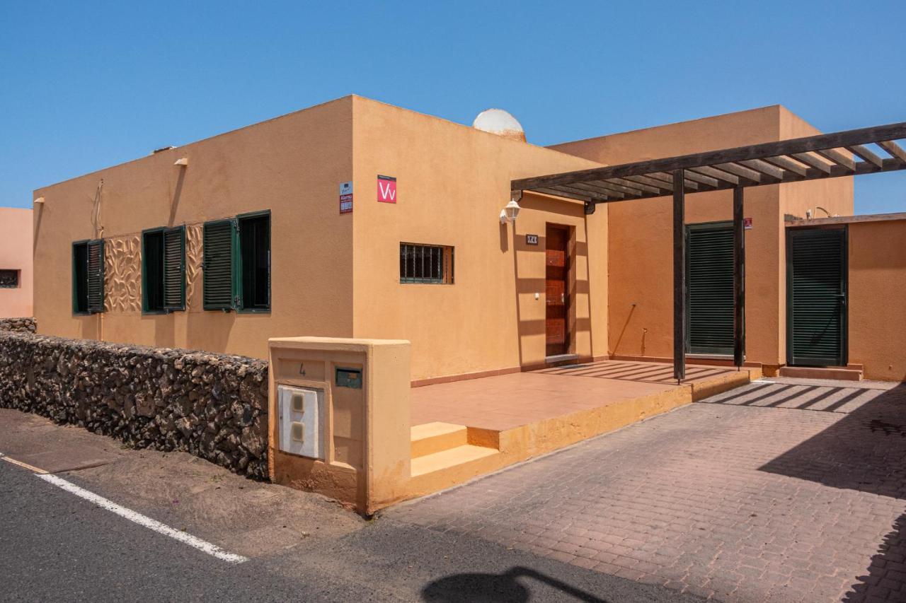 Lovely 2-Bed Villa In Corralejo Fuerteventura エクステリア 写真